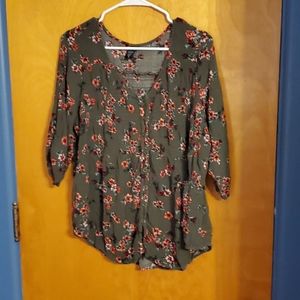 Torrid green blouse with flowers
